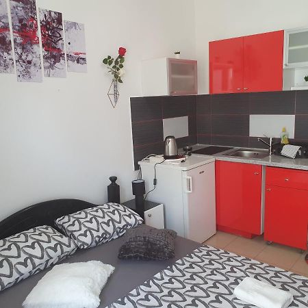 Studio Apartmani Ivanda Makarska Exterior foto